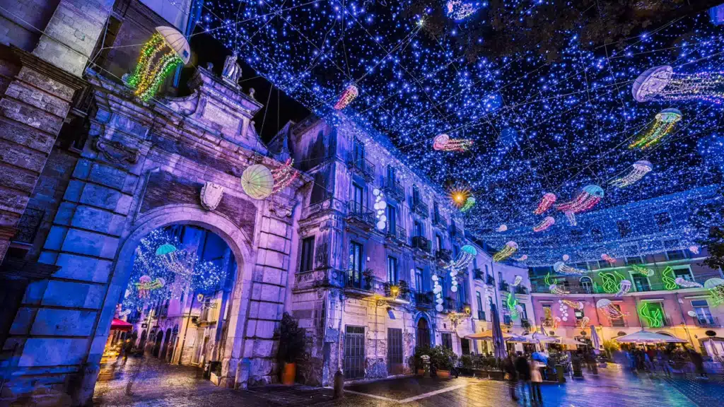 Installazioni luminose delle Luci d'Artista a Salerno.