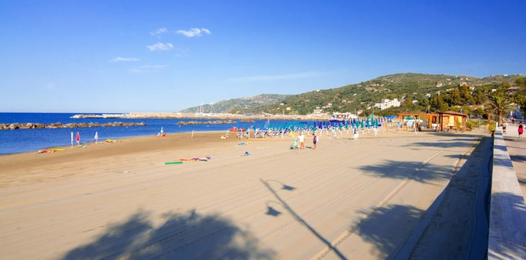 Dove portare il cane al mare? Le 5 spiagge dog-friendly del Cilento